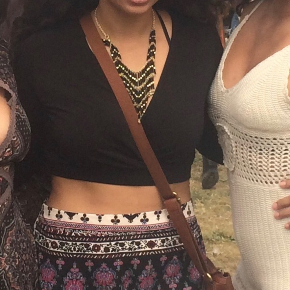Black long sleeve crop top! 🤩